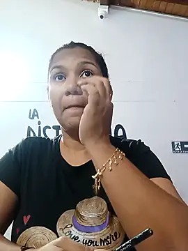 Snapshot of Samaraa_Lee chatting on 7, 11, 2025 Samaraa Lee online show from 7, 11, 2025