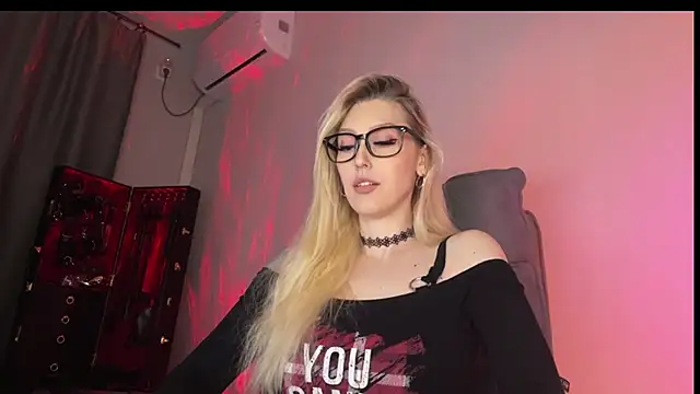 Snapshot of Liya_Liss chatting on 8, 3, 2026 Liya Liss online show from 8, 3, 2026