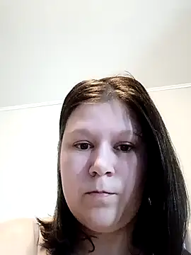 Snapshot of GlitterAuburn chatting on 17, 4, 2026 GlitterAuburn online show from 17, 4, 2026