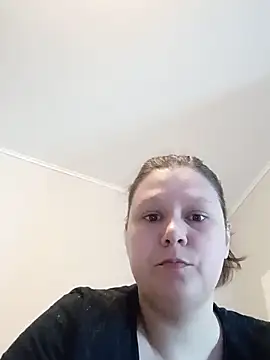 Snapshot of GlitterAuburn chatting on 1, 6, 2026 GlitterAuburn online show from 1, 6, 2026