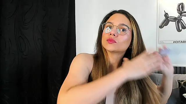 Cloe Bonne online show from 26, 11, 2025