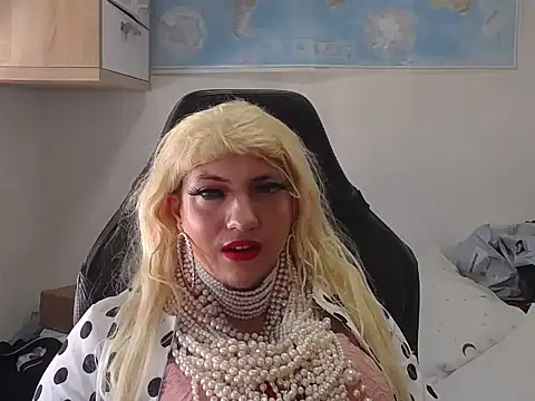 Snapshot of VanesaCrossic chatting on 19, 4, 2026 VanesaCrossic online show from 19, 4, 2026