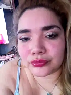 Snapshot of Modelocurvi chatting on 31, 10, 2025 Modelocurvi online show from 31, 10, 2025