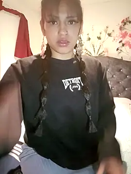 BellaChiquis  online show from 14, 1, 2026