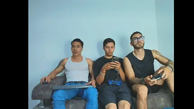 Snapshot of thebadboys05 chatting on 7, 11, 2025 thebadboys05 online show from 7, 11, 2025