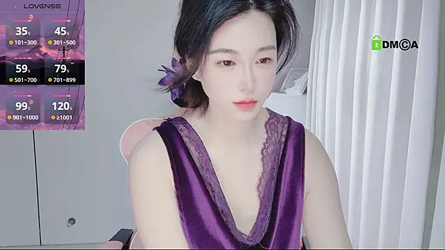 Snapshot of YunShan-33 chatting on 11, 4, 2026 YunShan-33 online show from 11, 4, 2026