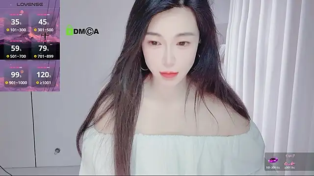 Snapshot of YunShan-33 chatting on 18, 4, 2026 YunShan-33 online show from 18, 4, 2026