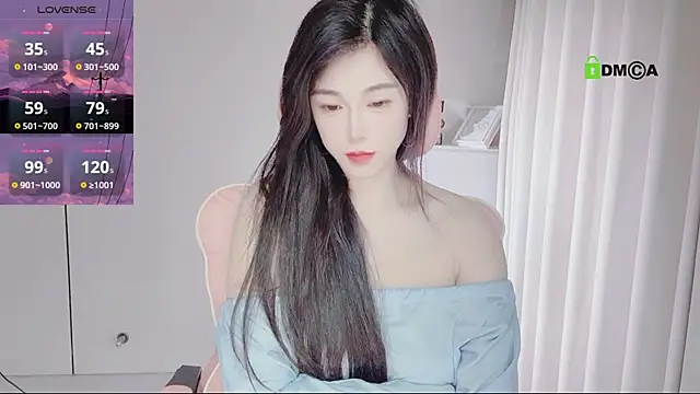 Snapshot of YunShan-33 chatting on 22, 4, 2026 YunShan-33 online show from 22, 4, 2026