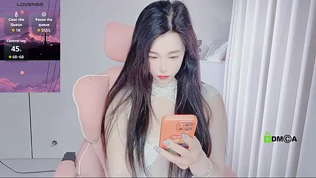 Snapshot of YunShan-33 chatting on 24, 4, 2026 YunShan-33 online show from 24, 4, 2026