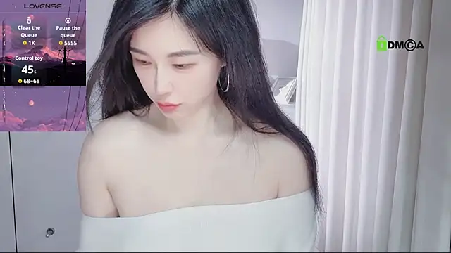 Snapshot of YunShan-33 chatting on 6, 5, 2026 YunShan-33 online show from 6, 5, 2026
