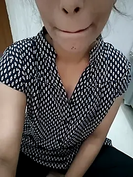 Snapshot of vijaylaxmi69 chatting on 3, 11, 2025 vijaylaxmi69 online show from 3, 11, 2025