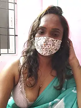 Snapshot of Queen-dhivya chatting on 28, 7, 2026 Queen-dhivya online show from 28, 7, 2026
