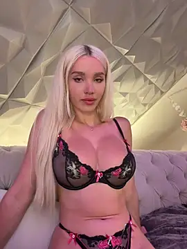 Snapshot of Lana-Grey chatting on 3, 5, 2026 Lana-Grey online show from 3, 5, 2026