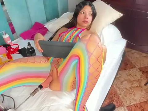 Snapshot of Chaarlotte_09 chatting on 17, 12, 2025 Chaarlotte 09 online show from 17, 12, 2025