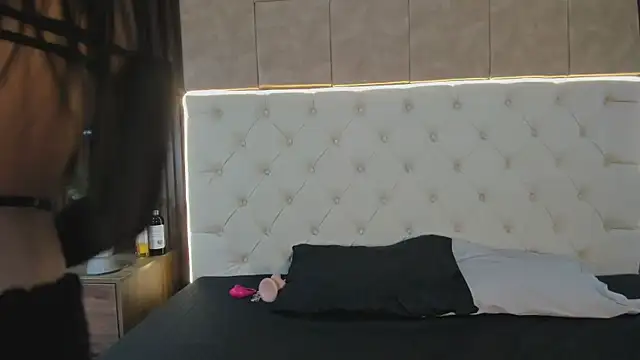 Camiila rosse online show from 8, 11, 2025