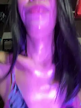 Snapshot of bellaUtops chatting on 22, 4, 2026 bellaUtops online show from 22, 4, 2026