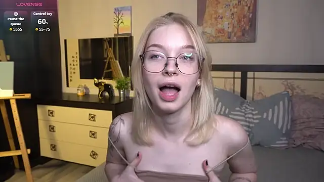 ShanelTunon online show from 5, 11, 2025