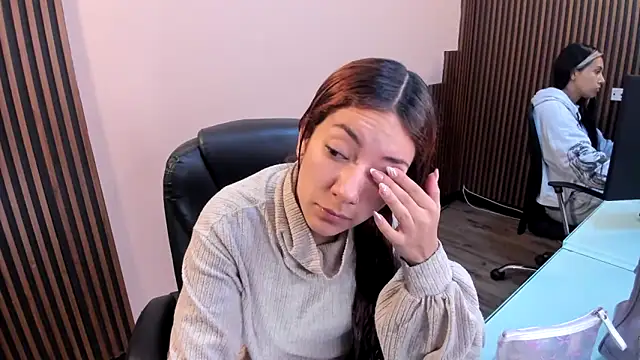 desk desire online show from 18, 12, 2025