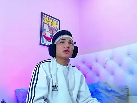 Snapshot of bad_boy_hottx chatting on 8, 11, 2025 bad boy hottx online show from 8, 11, 2025