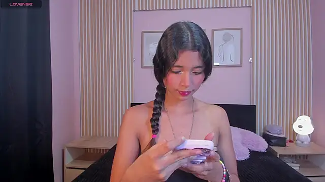 AshleyCooper2 online show from 10, 11, 2025