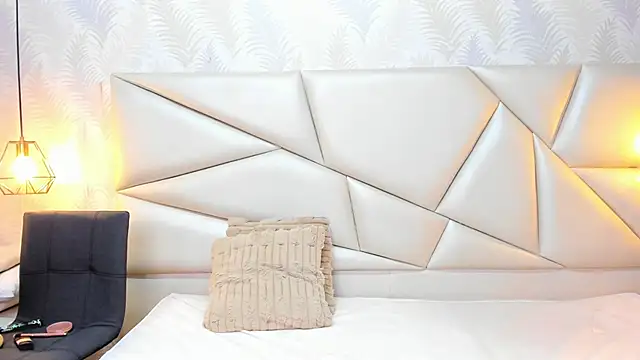 laurettedela rouse online show from 26, 11, 2025