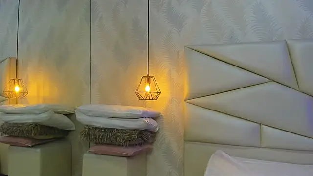 laurettedela rouse online show from 5, 12, 2025