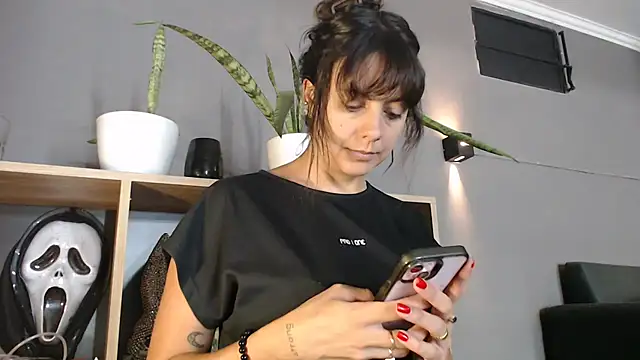 mickystrumia23 online show from 3, 2, 2026