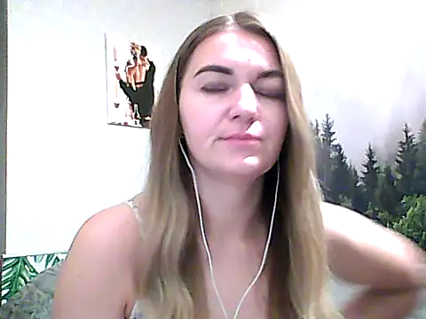 Snapshot of CandyOLimeX chatting on 3, 11, 2025 CandyOLimeX online show from 3, 11, 2025
