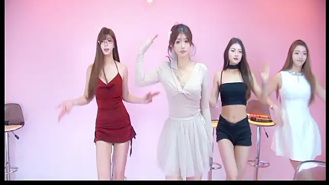 Snapshot of DX-003 chatting on 13, 3, 2026 DX-003 online show from 13, 3, 2026