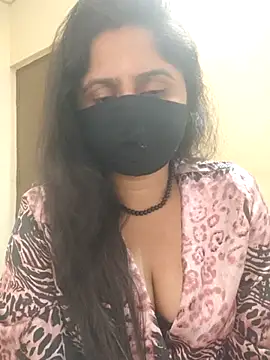 Snapshot of mouni499 chatting on 8, 2, 2026 mouni499 online show from 8, 2, 2026