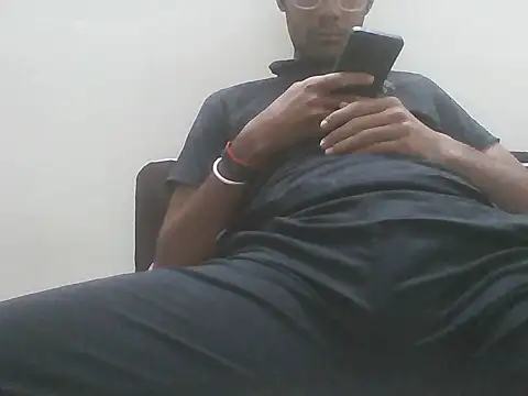 Snapshot of Bull_Dick_69 chatting on 15, 11, 2025 Bull Dick 69 online show from 15, 11, 2025