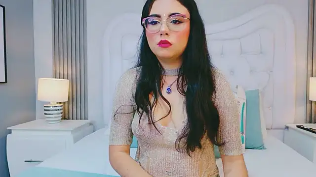 ScarlettPetrova online show from 10, 4, 2026