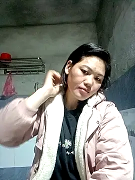 Snapshot of keng-keng chatting on 2, 11, 2025 keng-keng online show from 2, 11, 2025