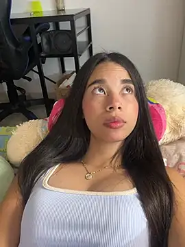 Snapshot of Milleradhara24 chatting on 17, 4, 2026 Milleradhara24 online show from 17, 4, 2026