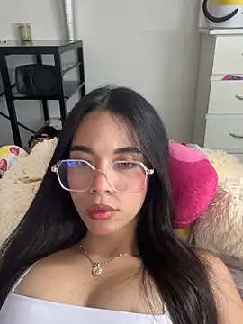 Snapshot of Milleradhara24 chatting on 18, 4, 2026 Milleradhara24 online show from 18, 4, 2026