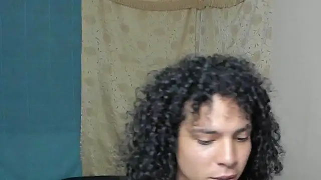 Snapshot of Angelwhitte chatting on 4, 11, 2025 Angelwhitte online show from 4, 11, 2025