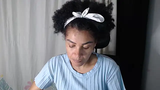 Snapshot of shayna_cute chatting on 16, 1, 2025 shayna cute online show from 16, 1, 2025