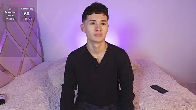 Snapshot of Eiden_Blake chatting on 18, 1, 2026 Eiden Blake online show from 18, 1, 2026