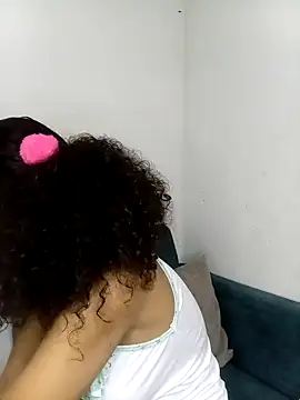 Snapshot of Ari_1217 chatting on 3, 12, 2025 Ari 1217 online show from 3, 12, 2025