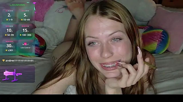 Snapshot of kittenkisses3 chatting on 15, 4, 2026 kittenkisses3 online show from 15, 4, 2026