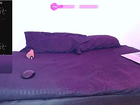 Snapshot of cristalsolei chatting on 3, 12, 2025 cristalsolei online show from 3, 12, 2025