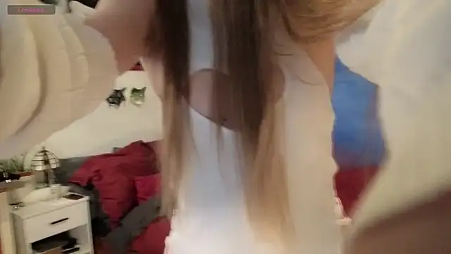 Snapshot of ScarletKitsunyaa chatting on 18, 3, 2026 ScarletKitsunyaa online show from 18, 3, 2026