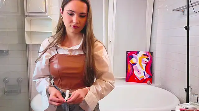 LeenaPuita online show from 12, 11, 2025