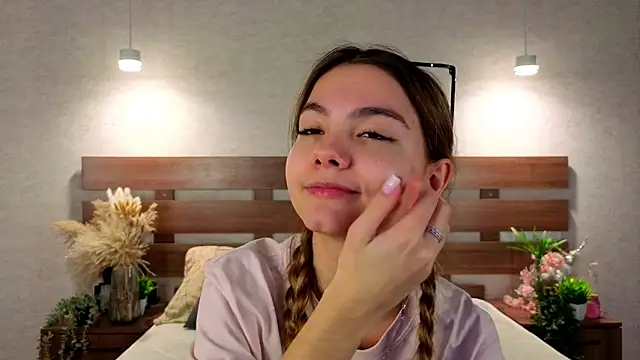 Snapshot of MargieDavidson chatting on 2, 2, 2026 MargieDavidson online show from 2, 2, 2026