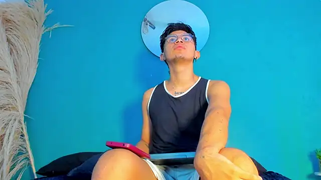 Snapshot of david_valiz chatting on 8, 11, 2025 david valiz online show from 8, 11, 2025