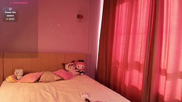 Snapshot of lihnpham chatting on 6, 4, 2026 lihnpham online show from 6, 4, 2026