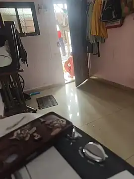 Lailamajnu1996 online show from 16, 2, 2026