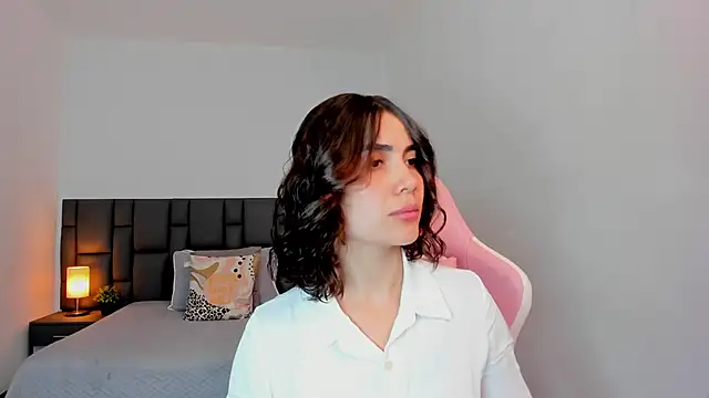 sara ospinna online show from 2, 12, 2025