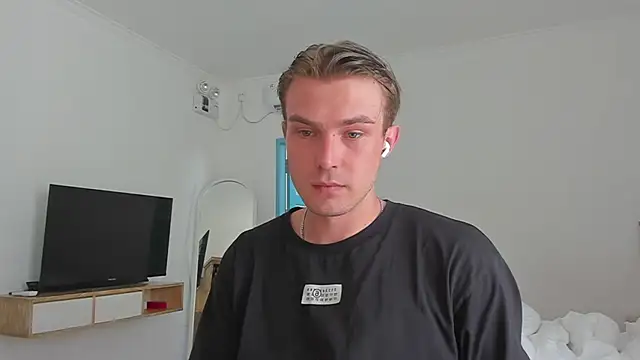 Snapshot of DanteRay chatting on 13, 3, 2026 DanteRay online show from 13, 3, 2026