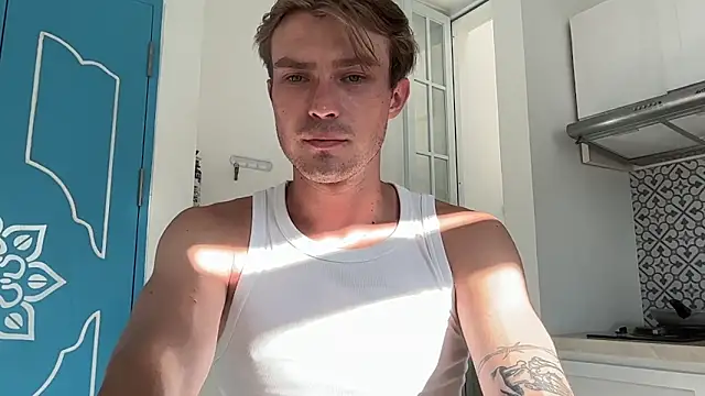 Snapshot of DanteRay chatting on 11, 4, 2026 DanteRay online show from 11, 4, 2026